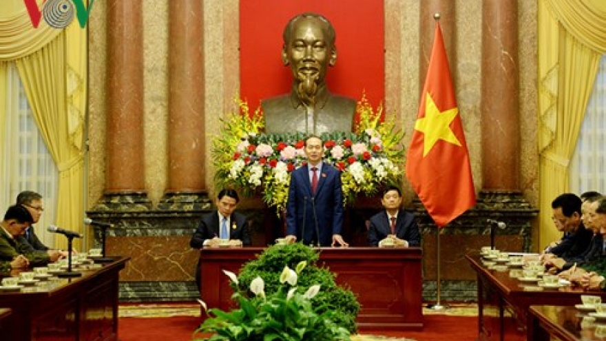 President hails Laos' contributions to Vietnam's revolution