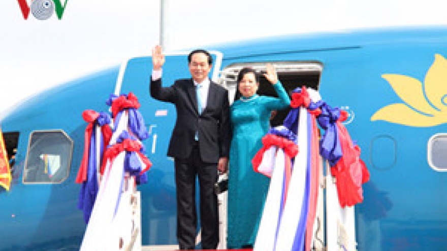 President leaves Hanoi for State visit to Brunei