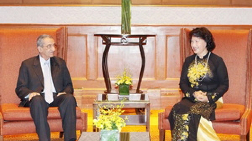 Vietnam, Cuba share national development experience