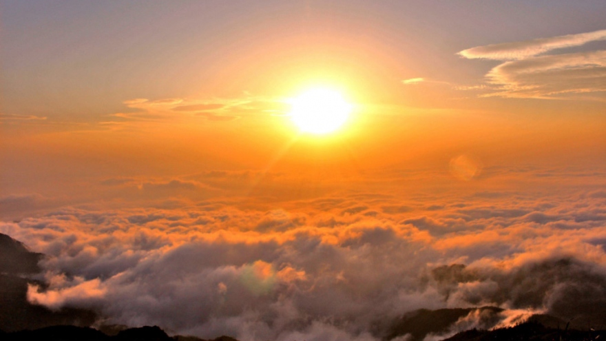 Conquering Chieu Lau Thi peak