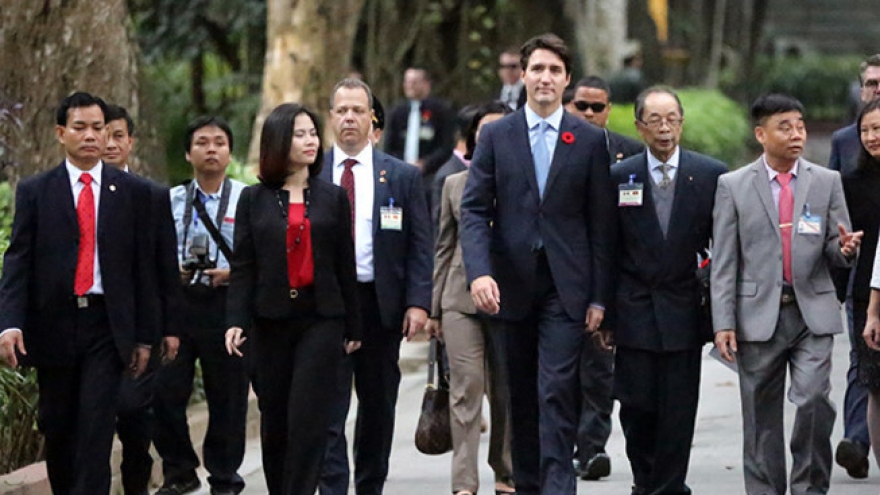 Canadian PM visits stilt house of late President Ho Chi Minh