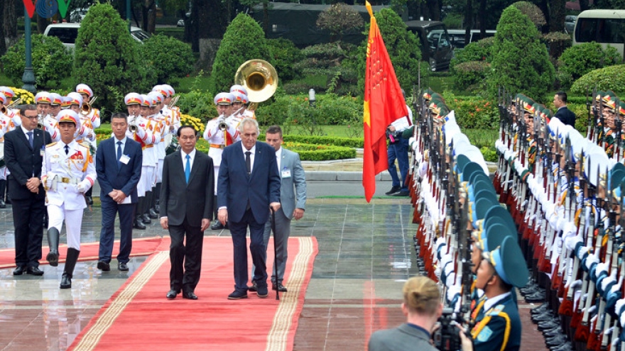 In photos: Vietnam welcomes Czech President Zeman