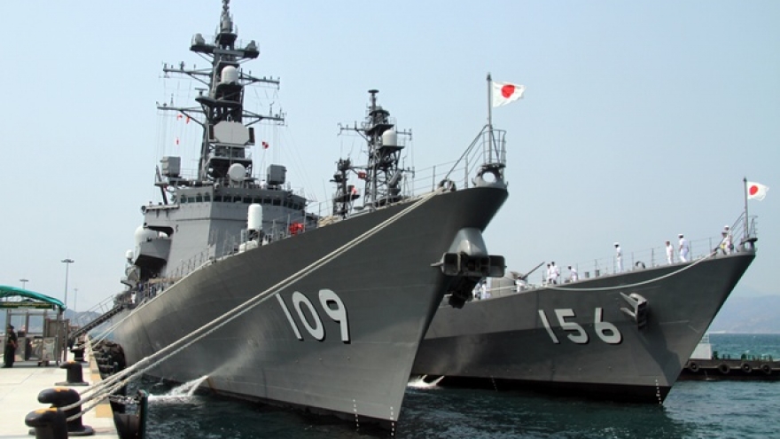 Japanese destroyers dock at Cam Ranh Port