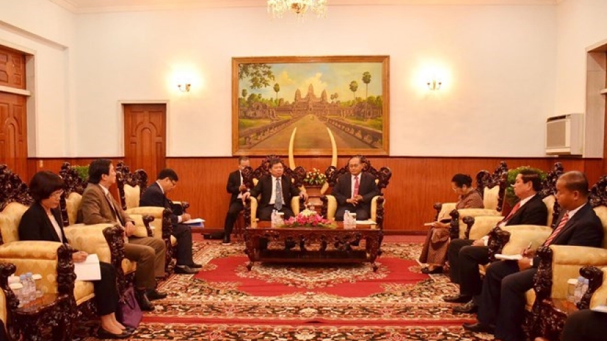 Cambodia will try best to boost ties with Vietnam: Official