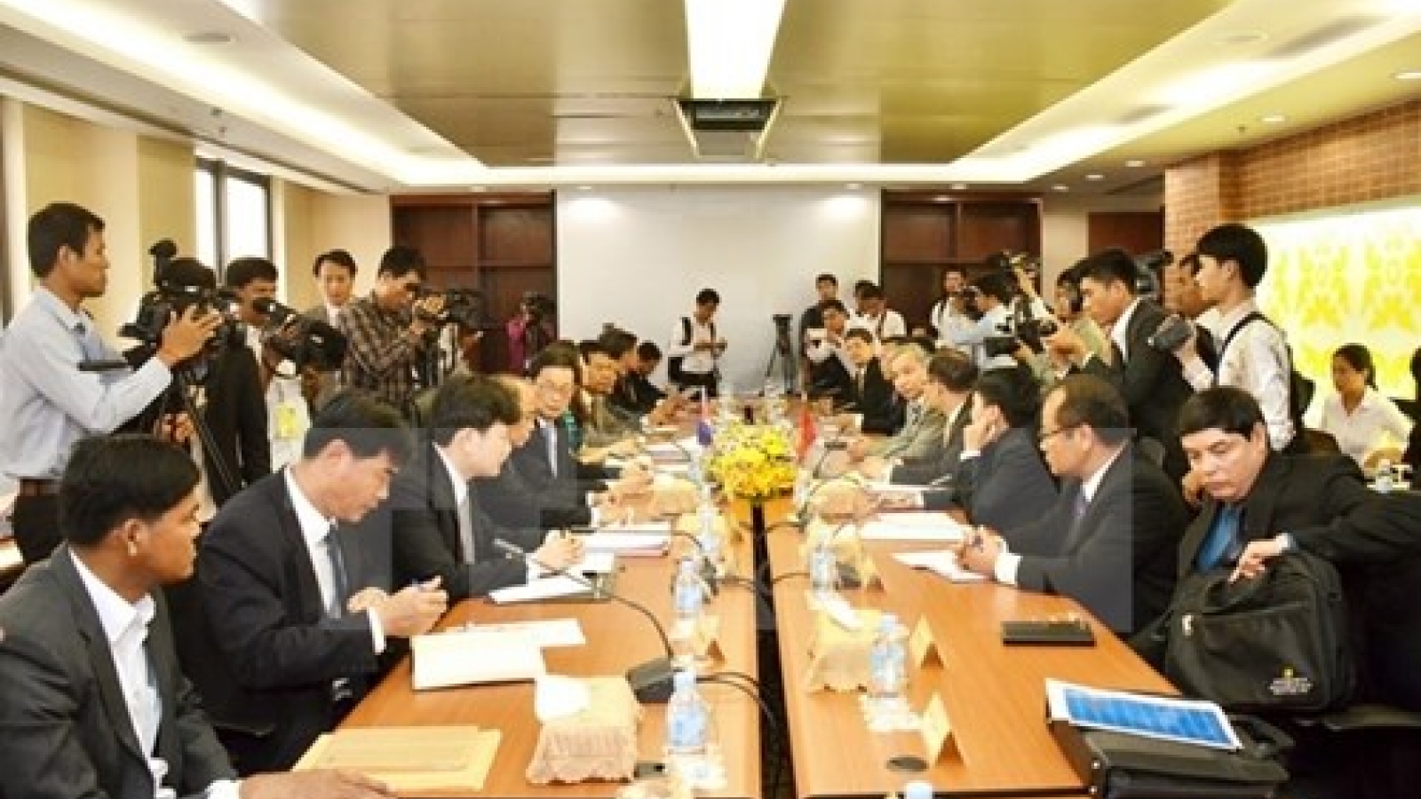 Vietnam, Cambodia review land border demarcation