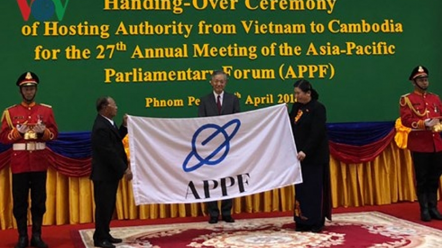 Vietnamese NA hands over APPF chairmanship to Cambodia
