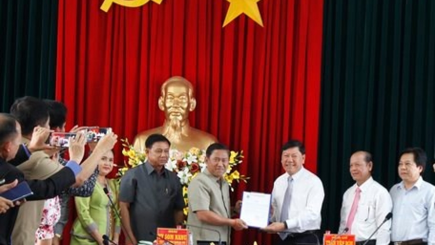 Cambodian delegation visits Vinh Long ahead of Tet