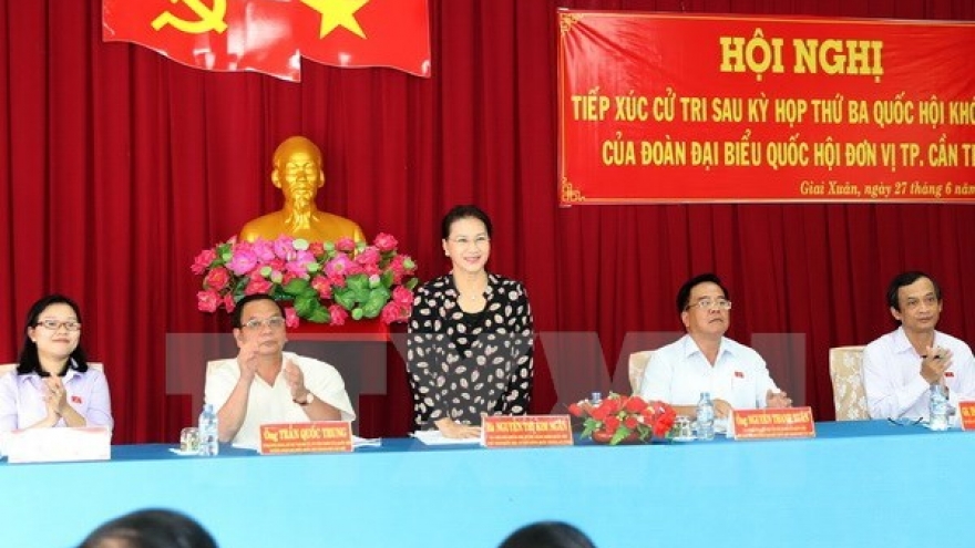 NA Chairwoman Nguyen Thi Kim Ngan meets Can Tho constituents