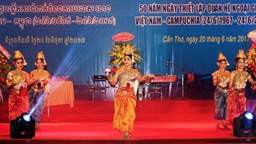 Vietnam-Cambodia diplomatic ties marked in Can Tho