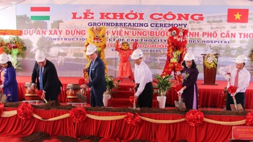 Can Tho enhances cooperation with Hungary