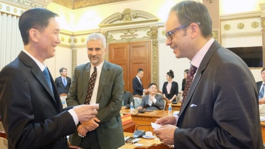 HCM City bolsters cooperation with Canada’s Toronto