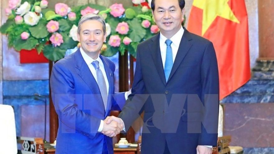 
        President lauds relations with Canada
                              