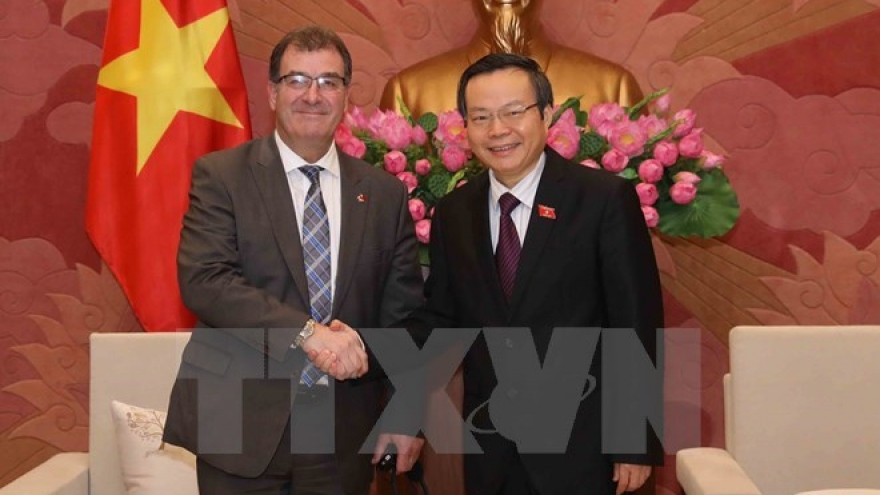 Vietnam, Canada forge legislative ties