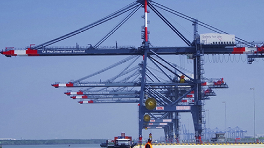 
        Cai Mep int’l port receives largest ship ever
                              