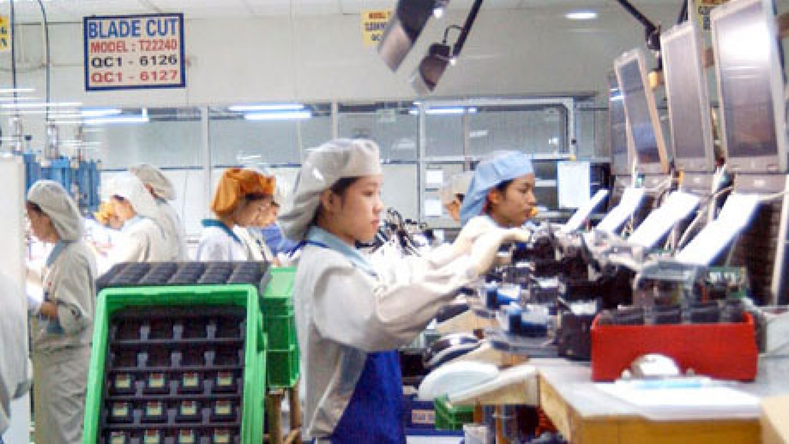 Electronic giants pioneer Vietnam’s support industry