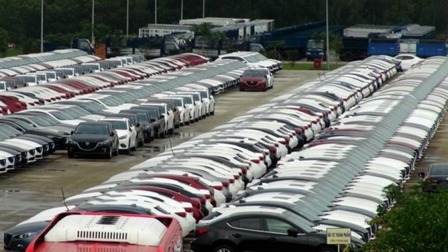 Vietnamese excited as imported cars enjoy tax cut