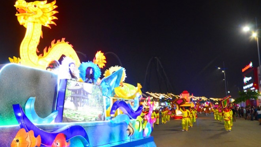 Carnival Ha Long kicks off with brilliant parade