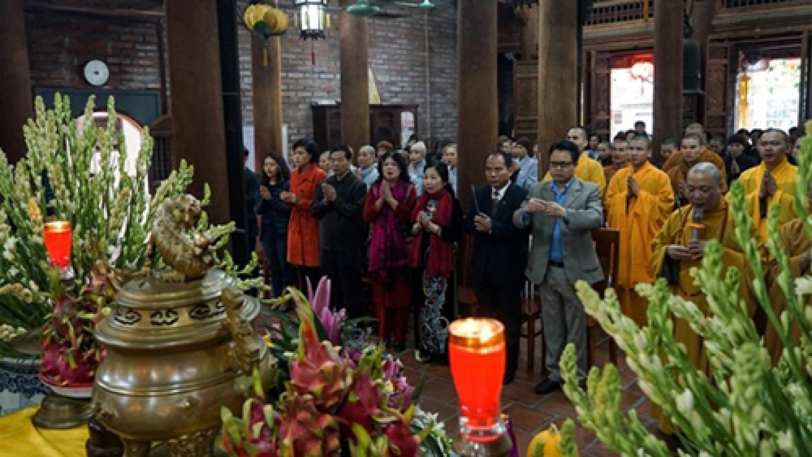 Hanoi prays for victims, martyrs in US’s 1972 airstrike