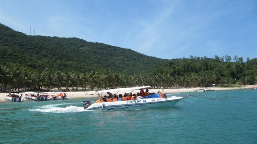 Cham Islands officials resist plan to send tourist boats from Da Nang