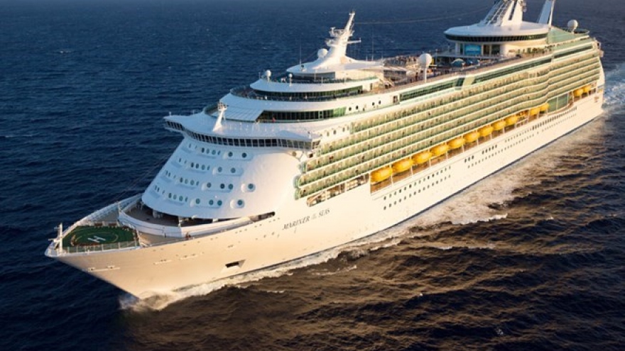 Chan May Port welcomes Mariner of the Seas cruise ship
