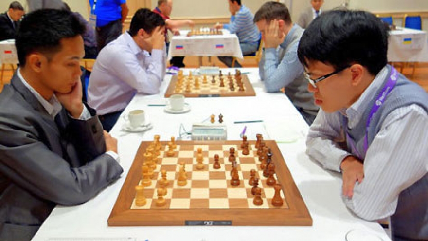 Vietnamese chess players draw with strong rivals