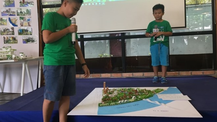 
        Children design smarter, child-friendly city
                              