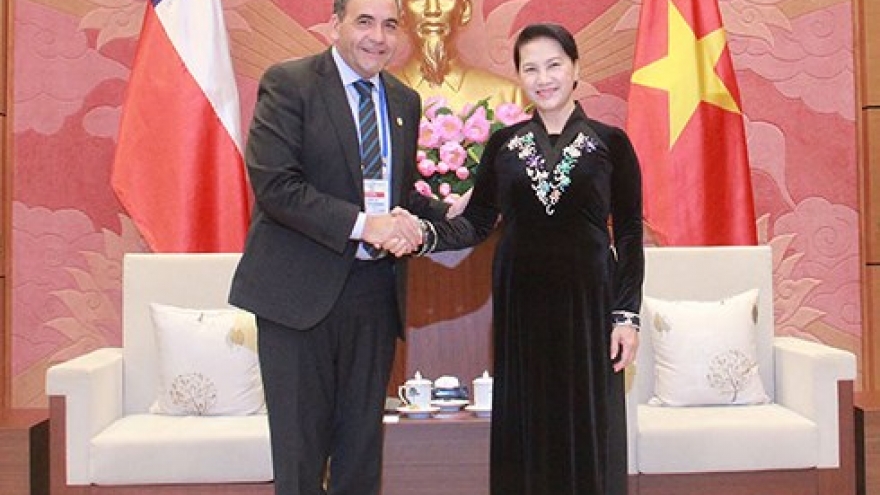 Top legislator of Vietnam receives leader of Chile’s lower house