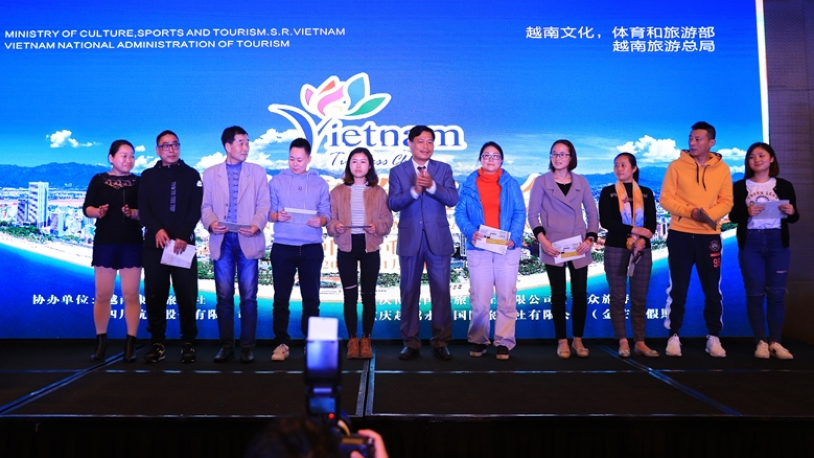 Vietnam promotes tourism in China