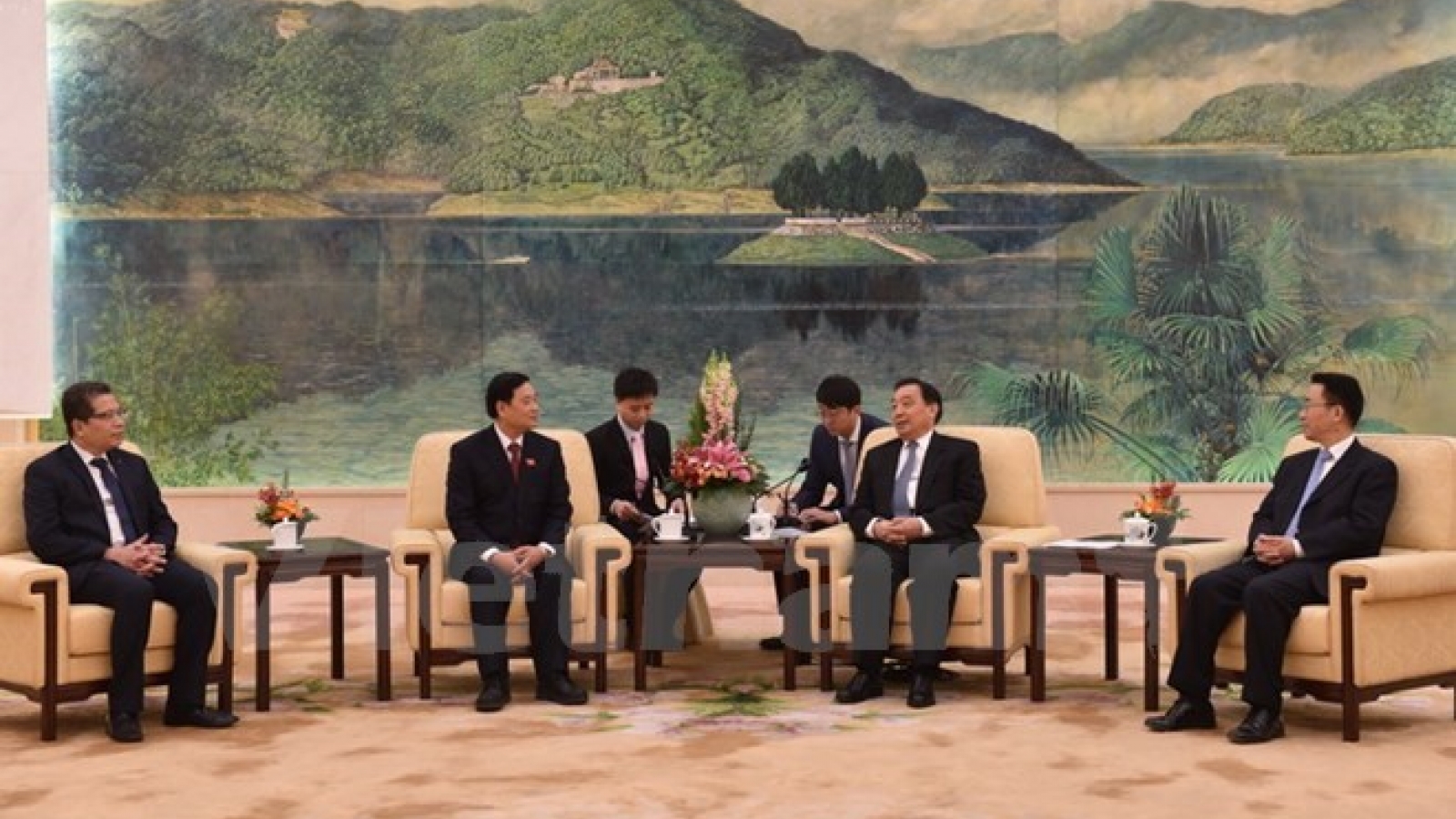NA official: Vietnam treasures ties with China