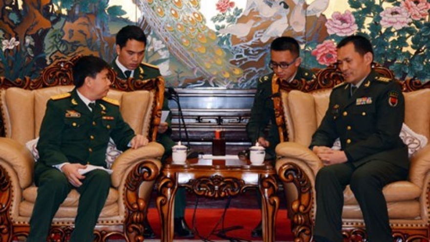 Vietnamese, Chinese military officers hold exchange