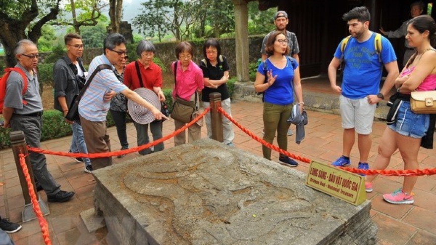 Chinese, RoK visitors on the rise, Japanese grow modestly