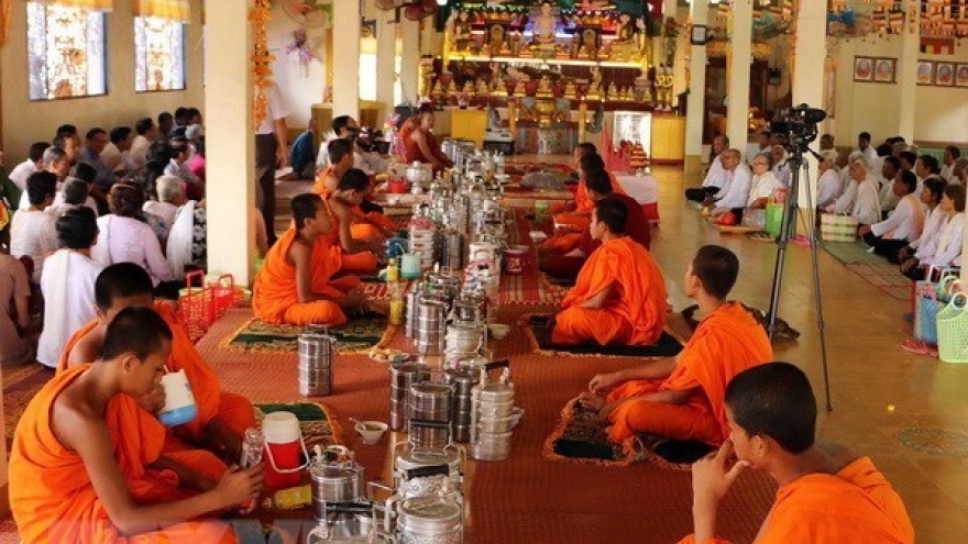 
        Activities held to celebrate Khmer’s Chol Chnam Thmay festival
                              