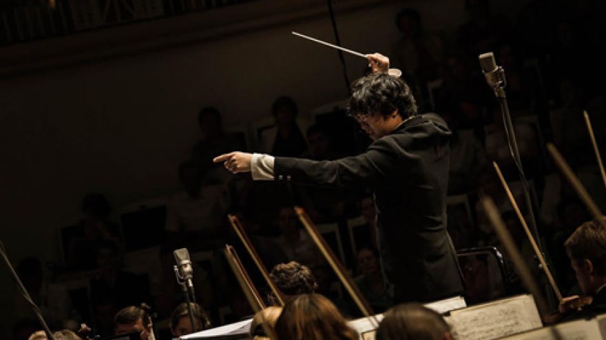 Singaporean conductor to raise baton at music fest