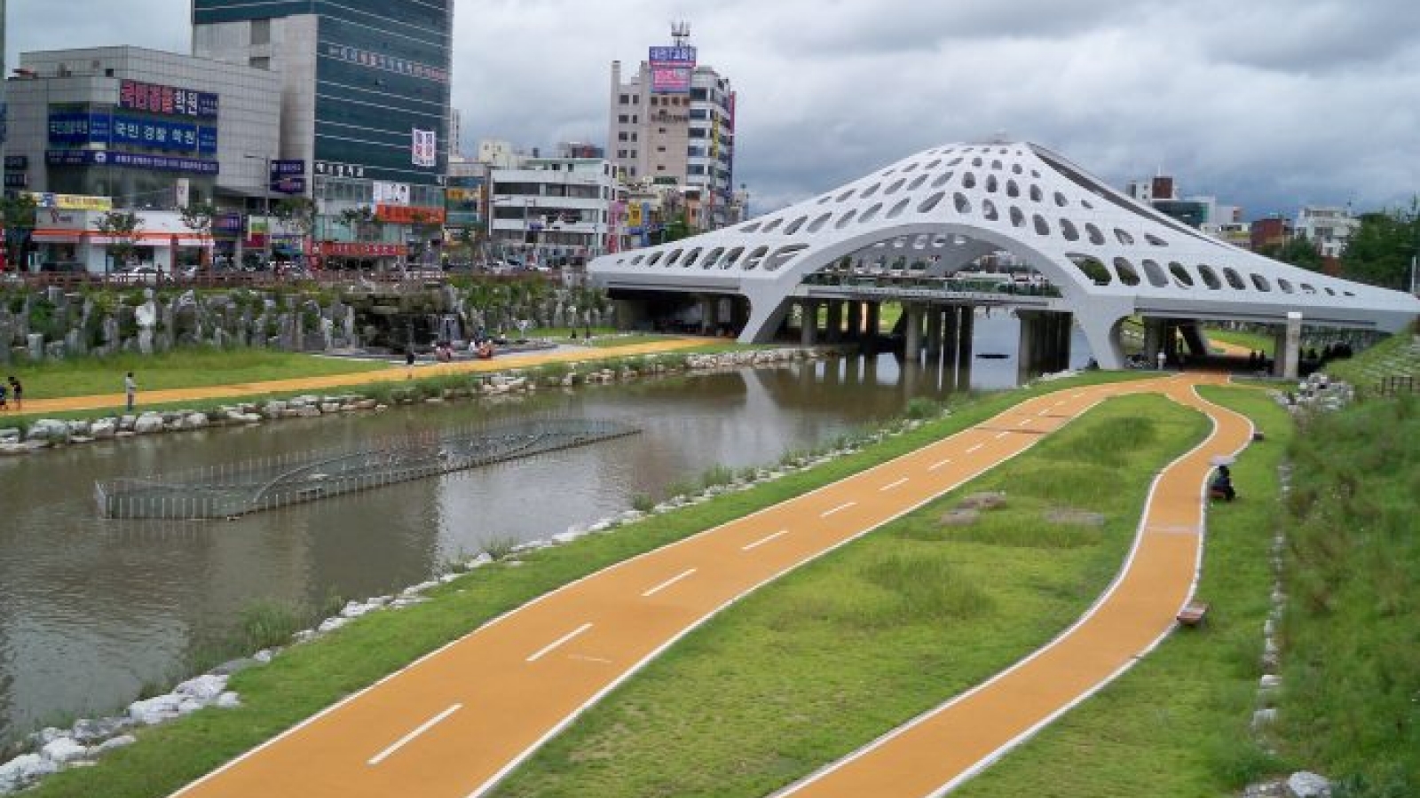 ROK trade delegation explores business prospects in Vietnam
