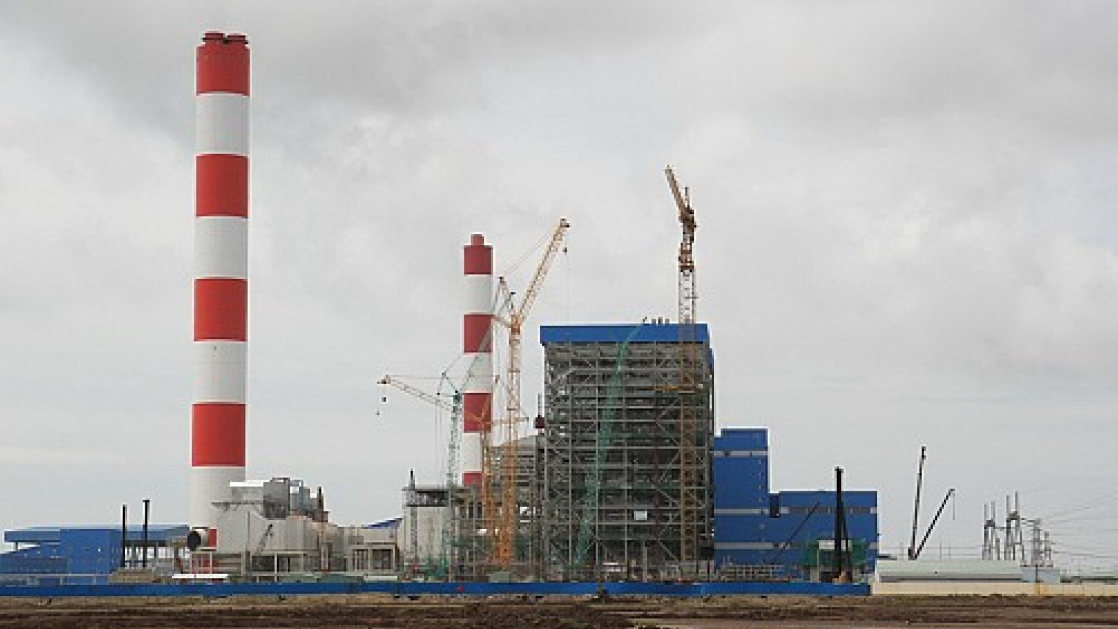 Coal-fired power plants threaten Vietnam deltas