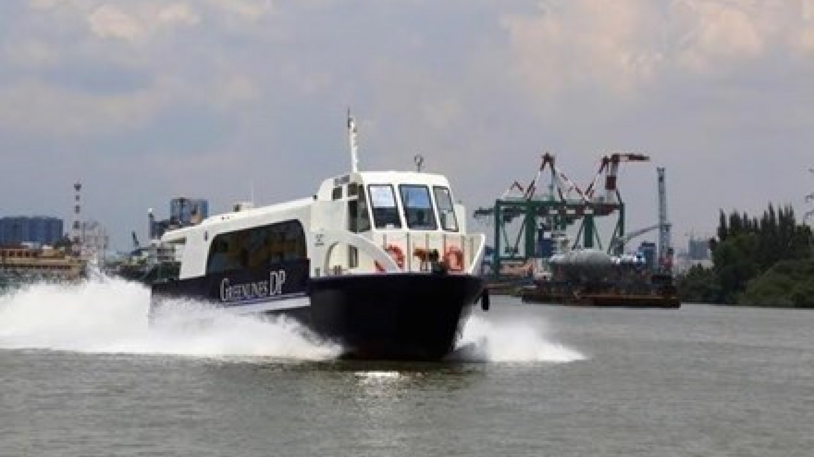Quang Tri: Con Co Island greets first visitors