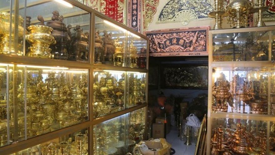 
        Copper village preserves old tradition in HCM City
                              