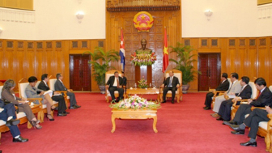 Vietnam strengthens ties with Cuba 