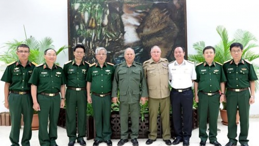 Senior defence officials visit Cuba