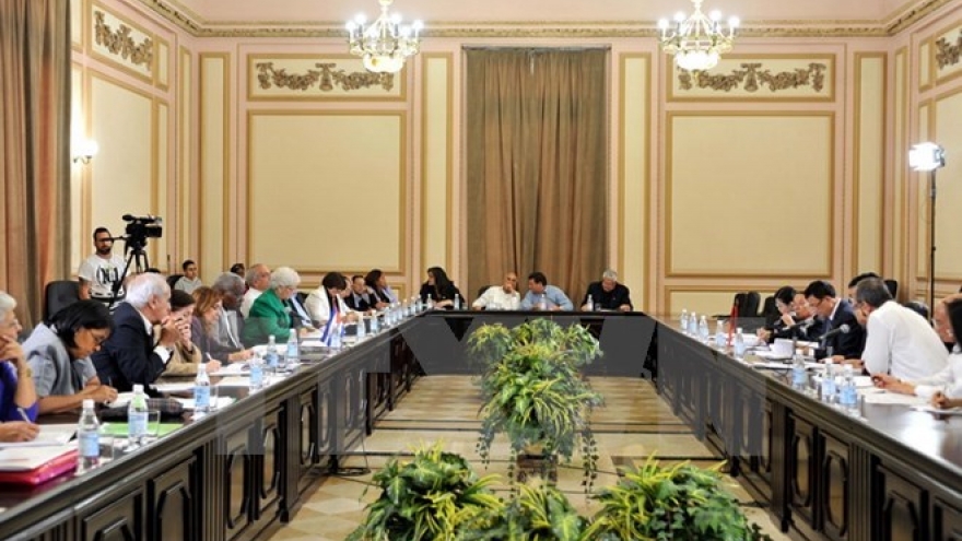 
        Vietnam, Cuba share legislative experience
                              