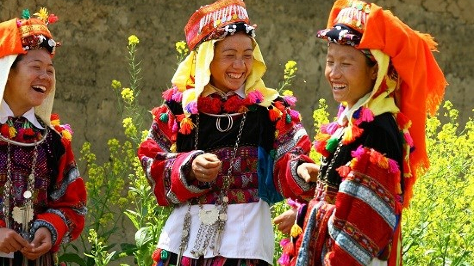 Mong Ethnic Cultural Day lures foreign visitors
