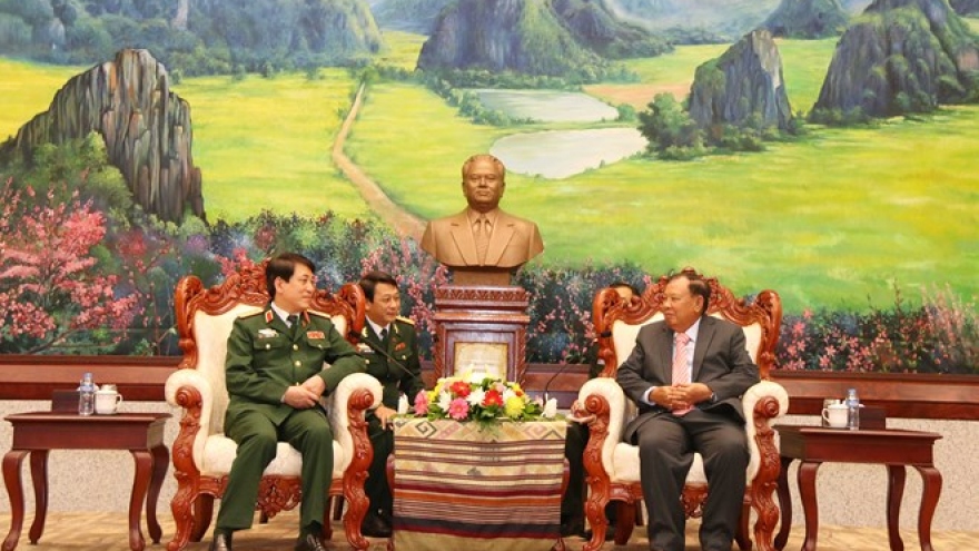 Lao Party General Secretary speaks of military cooperation with Vietnam