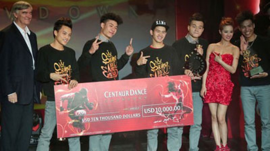 Vietnam wins championship title at “Centaur Dance Showdown 2012”