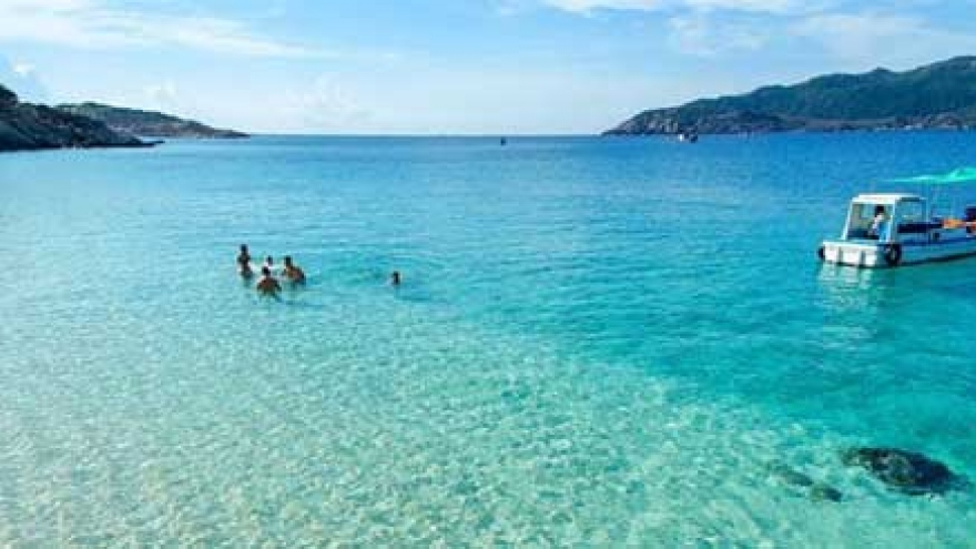 Tourism peaks in Vietnam islands 