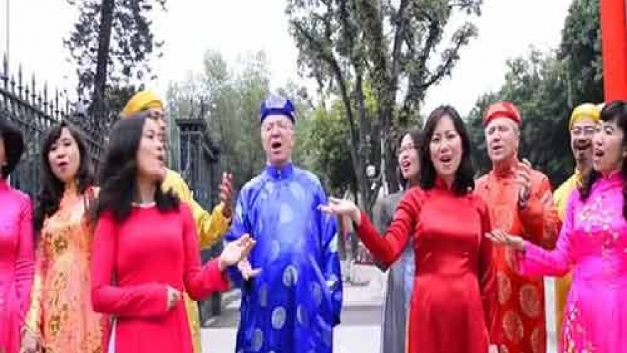 Foreign ambassadors’ New Year gifts for Vietnamese friends 