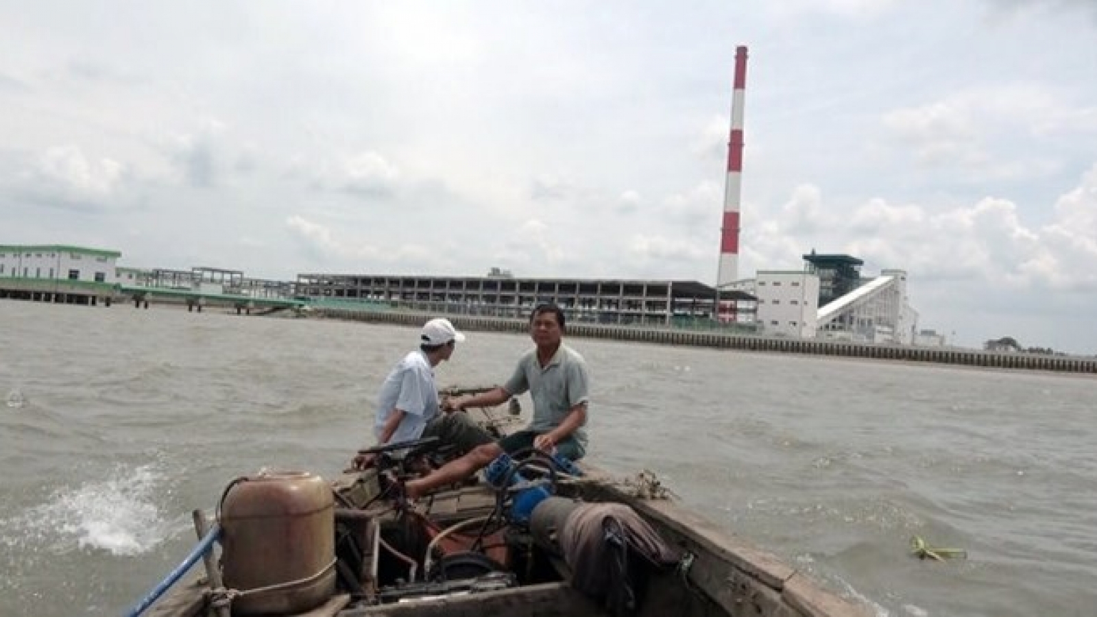 Paper factory pollution under scrutiny