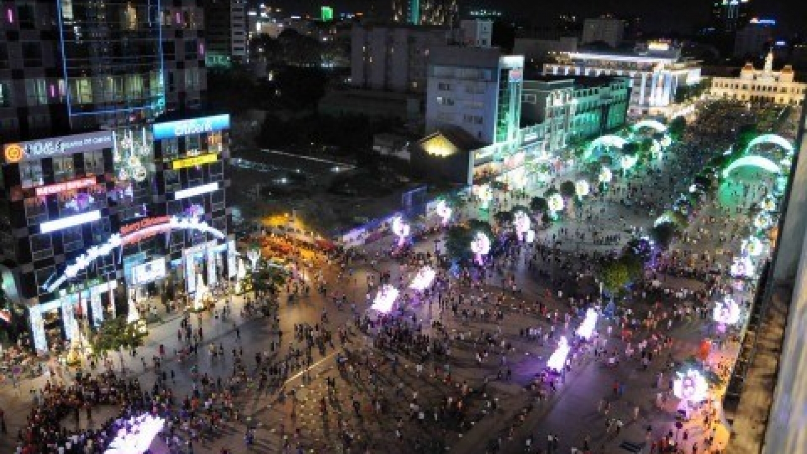 HCM City considers LED lights, wi-fi for Pedestrian Street