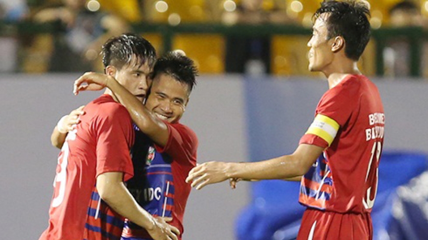 Vietnam routs Cambodia at Mekong Football Championship