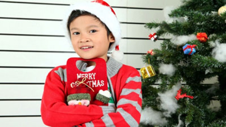 Vietnamese child performs in Australian music show 