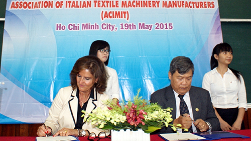 HCM City, Italy foster textile cooperation 